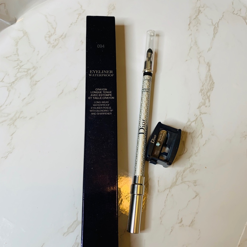 Selling my Dior waterproof eyeliner.